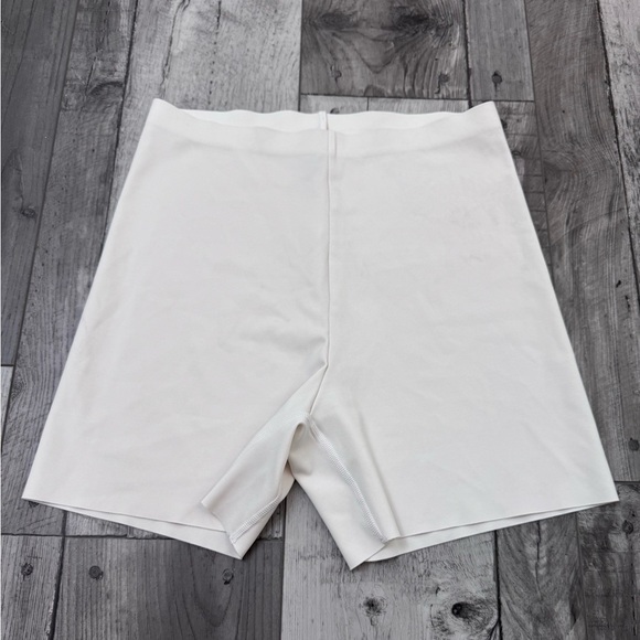 Greyson Pants - Women’s Greyson Shorts Golf Bike Arctic White Medium